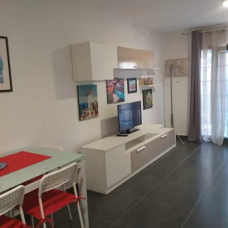 Puerta Del Sol Apartment *